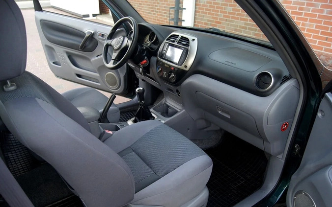 Toyota RAV4 cena 32900 przebieg: 115736, rok produkcji 2000 z Radom małe 596